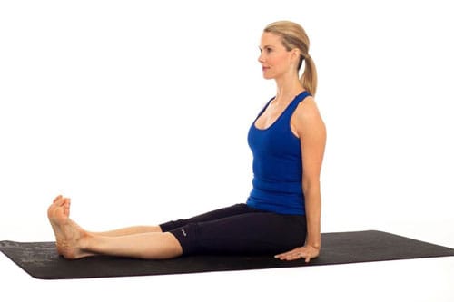 Dandasana (نشستن صحیح و اصولی) – داند آسانا